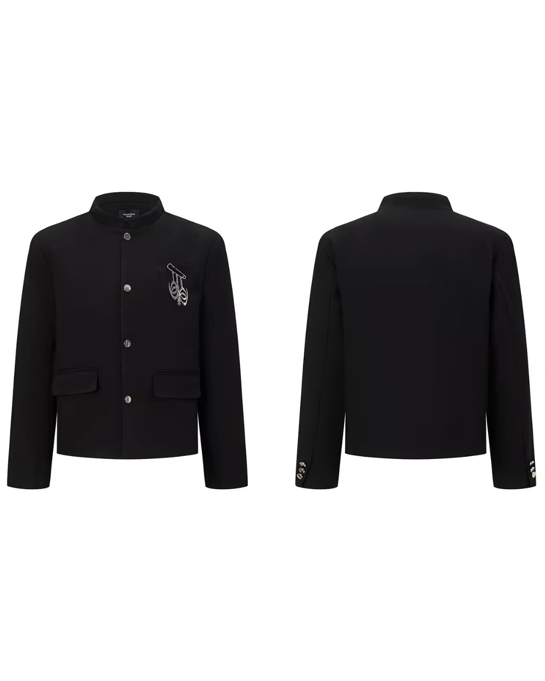 黒のショートジャケット。スタンドカラー、前立てに銀色ボタン、胸と脇に装飾ポケット、袖口にチャームモチーフ付き。