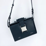 MODEFREAKのバックルデザインシルバーショルダーバッグ mf3269の画像