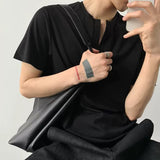 MODEFREAKのVネックスリットシンプルTシャツ mf3371の画像