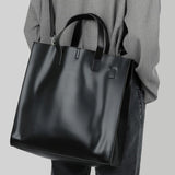 MODEFREAKのスクエアショルダーバッグ mf0256の画像1