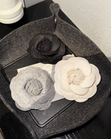 【12.1新作】ウィンターモードカメリアブローチ mf3597