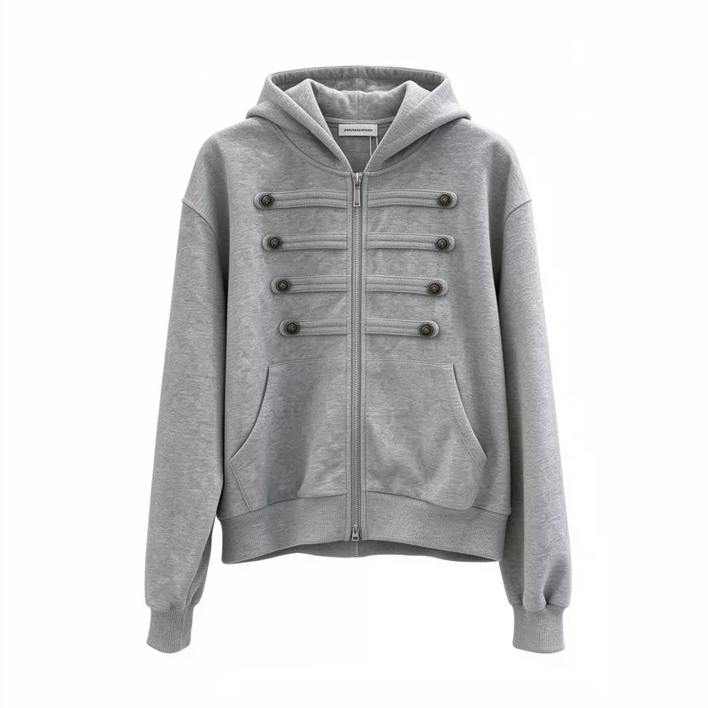 メンズのグレーのジップパーカー単体の正面。胸にボタン付きのライン飾りが4段、腹部に大きなポケット、袖口と裾はリブ。