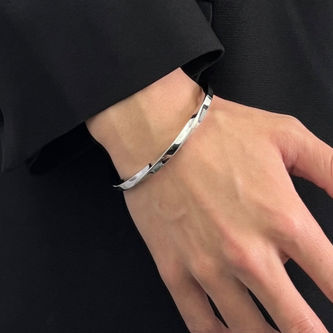 MODEFREAKのシンプルツイストバングル mf2983の画像