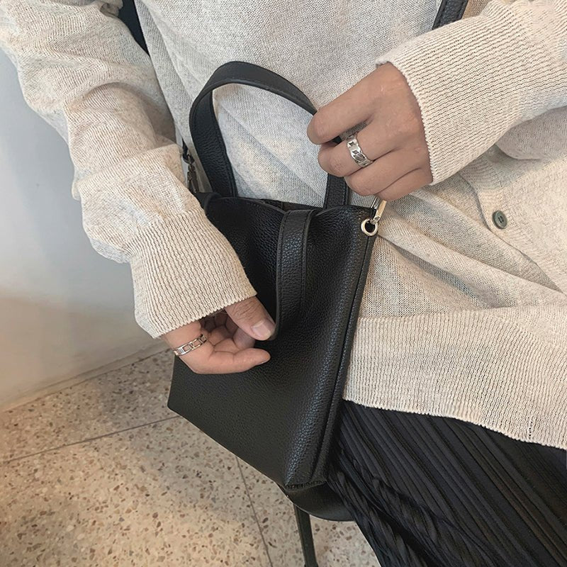 MODEFREAKのレザーショルダーバッグ mf0688の画像