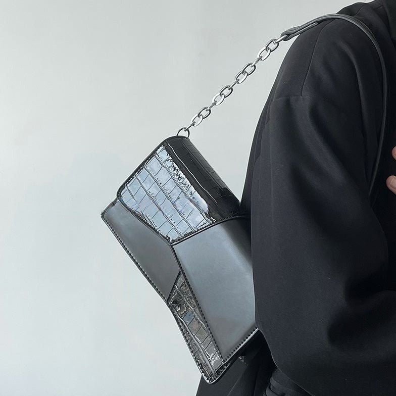 MODEFREAKのクロコテイストチェーンバッグ mf1557の画像