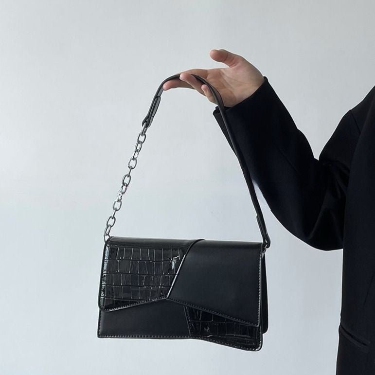 MODEFREAKのクロコテイストチェーンバッグ mf1557の画像