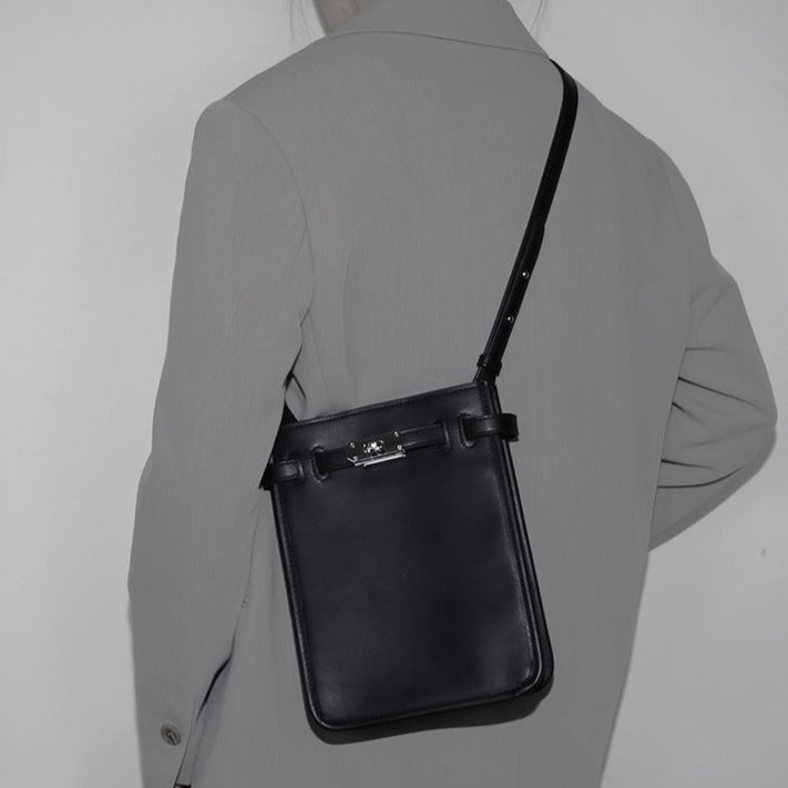 MODEFREAKのキーロックレザーショルダーバッグ mf1854の画像3
